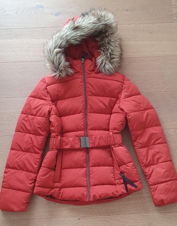 Kurze Winterjacke mit Kapuze und Gürtel, Gr. M