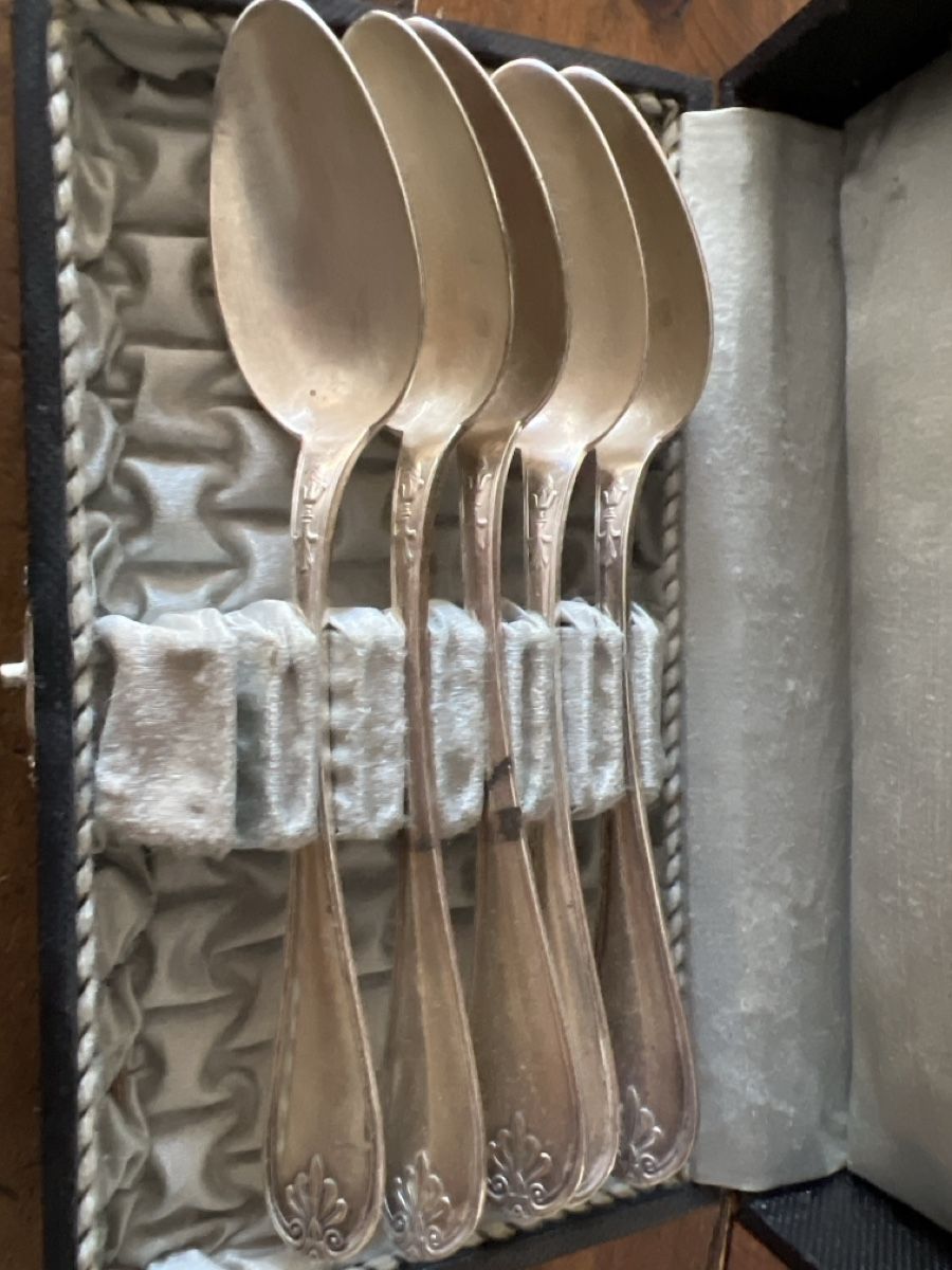 Christofle Cucchiai: 5 Christofle Marly Kaffeelöffel versilbert mit Original Etui – Usato da Bolligen venduto da Solina12 4
