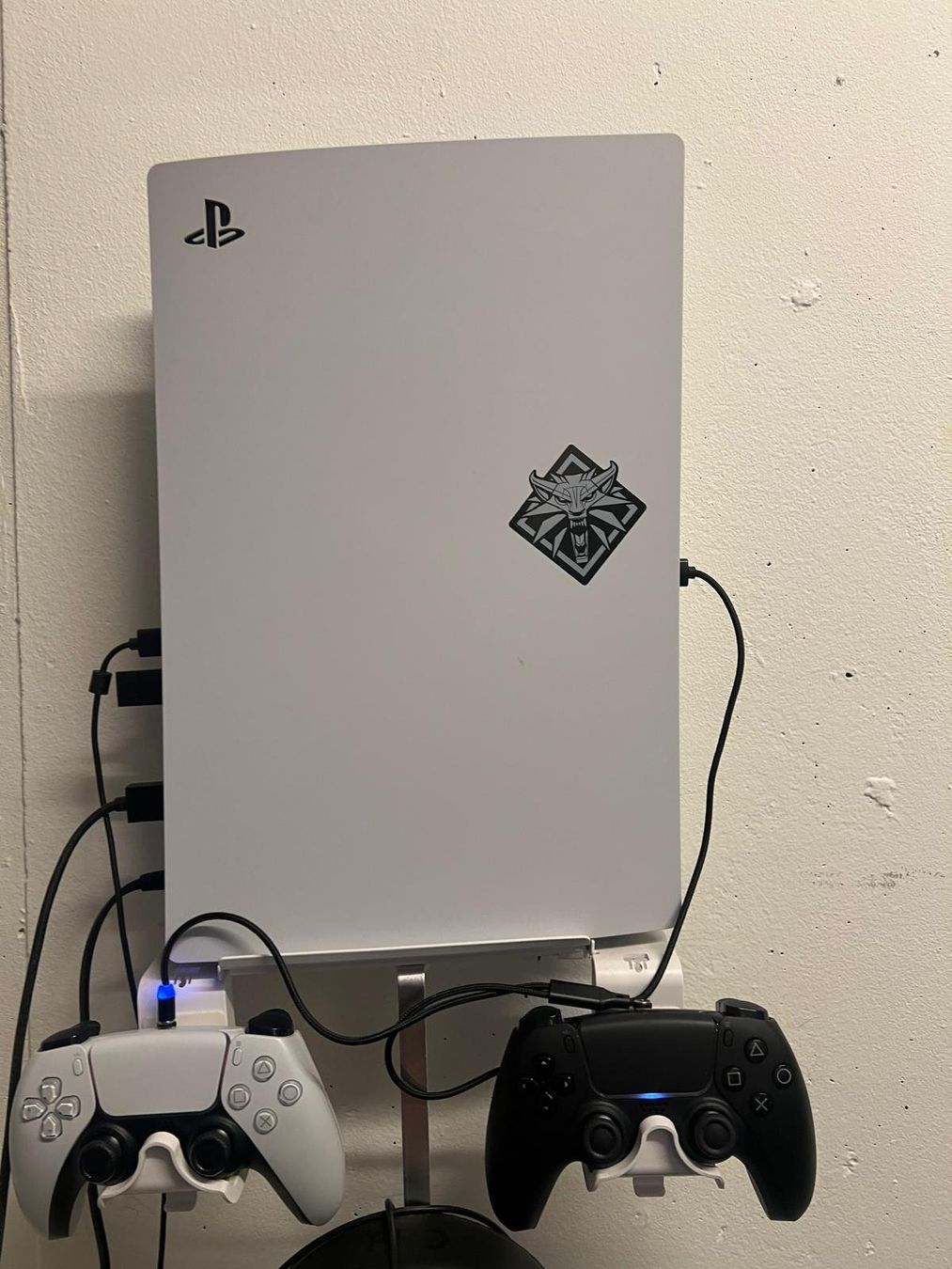 Sony Konsolen: PS5 inkl. 3 Spielen+2 Controllern+Kopfhörer – Gebraucht aus Veltheim AG von Nadine_VS 1