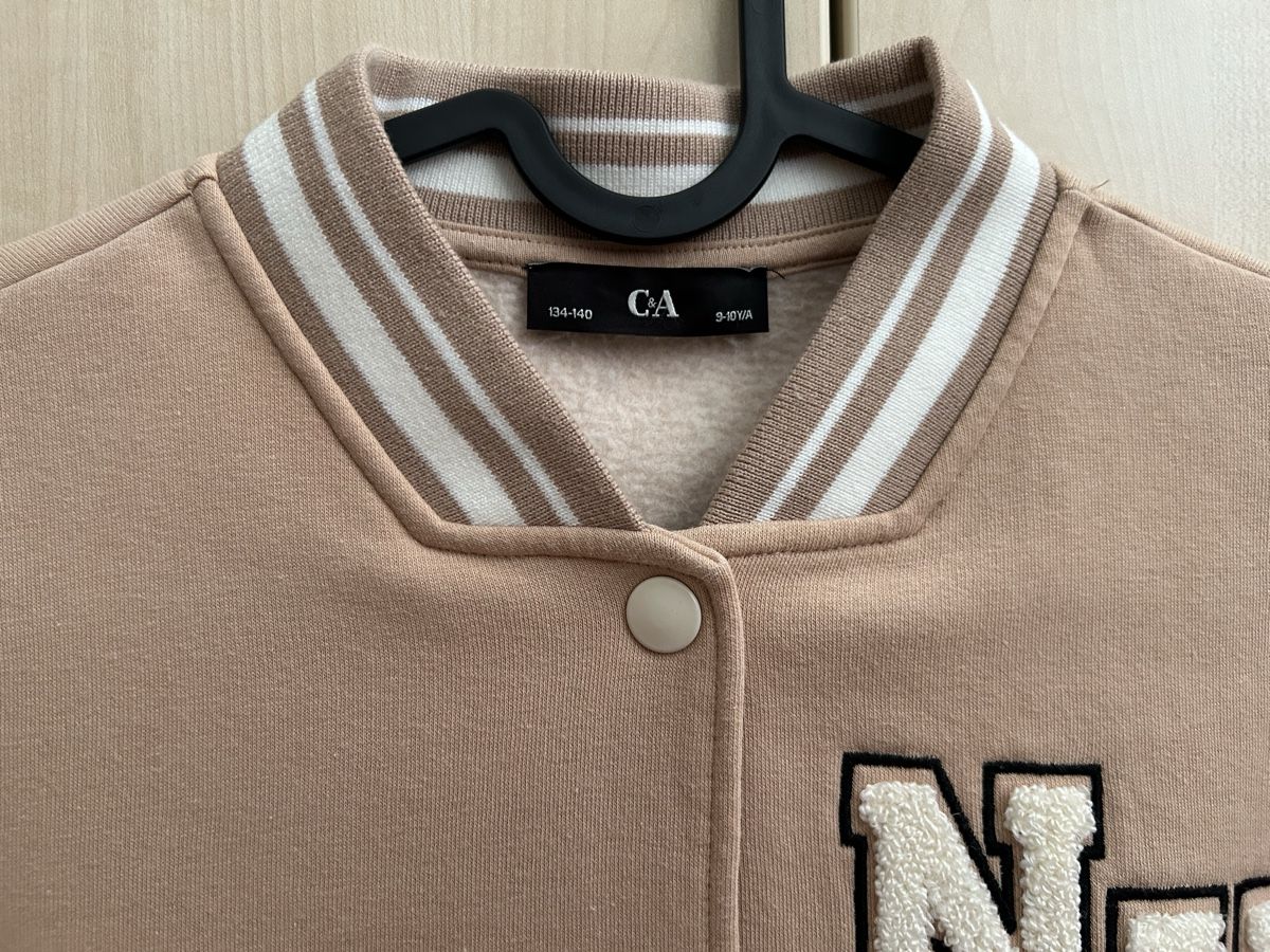 C&A Jacken & Mäntel: College Jacke beige Gr.134/140 – Gebraucht aus Naters von Gemschhtte 2