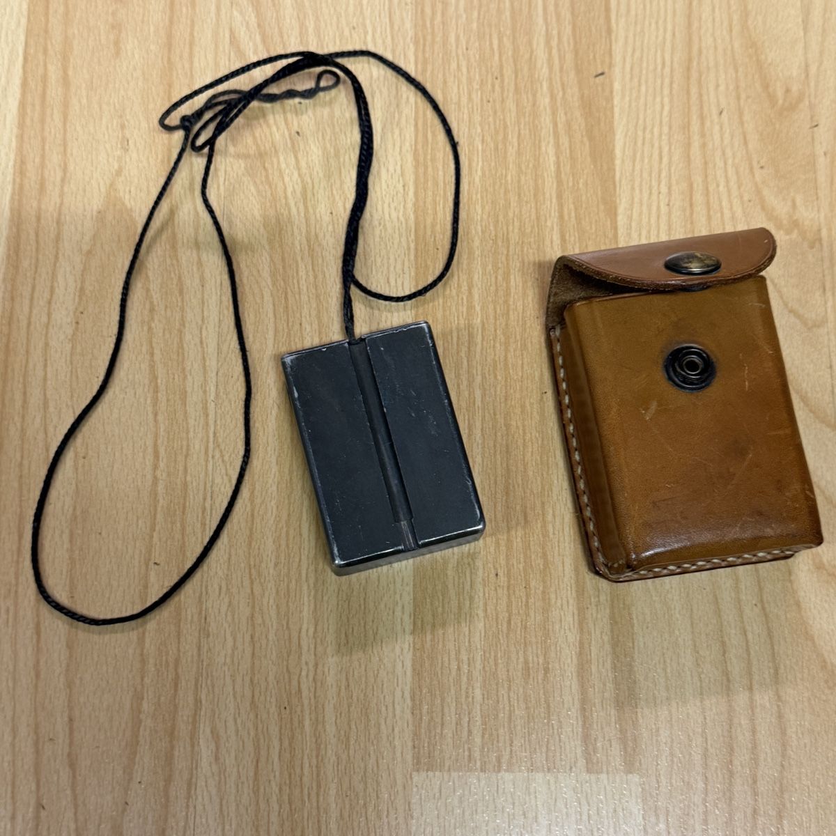 Schweizer Armee GPS & Messgeräte: Armeekompass Schweizer Armee mit Ledertasche gebraucht – Gebraucht aus Thun von BanjoDan 1