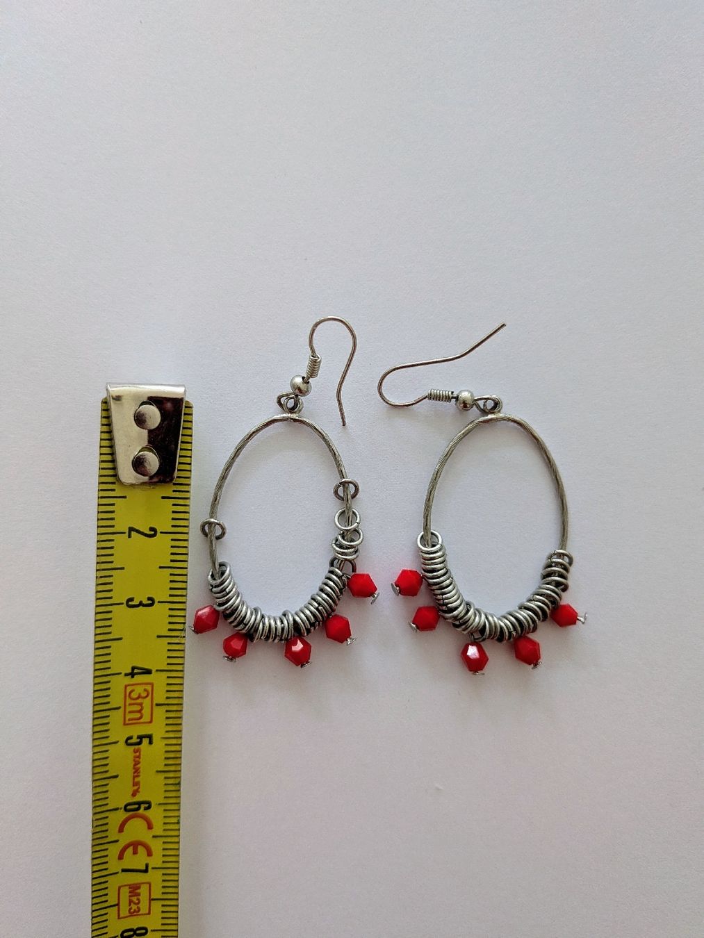Boucles d'oreille: Ohrringe oval silberfarben rot  – D'occasion à Lachen SZ par joa_rf9n