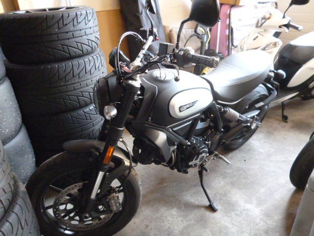 Ducati Route: Ducati Scrambler Iron Dark – D'occasion à Zetzwil par Granu_NFZ