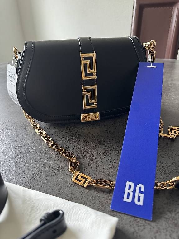 Versace Borse da donna: Versace Greca Goddess Leather Shoulder Bag - Neuf – Nuovo e nell'imballaggio originale da Penthaz venduto da Loupuce 1