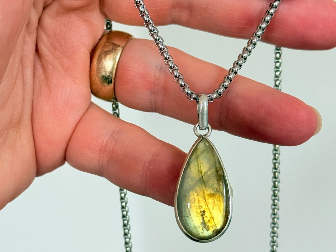 Ketten: Collier avec Labradorite – Neu und originalverpackt aus Genève von AWWA