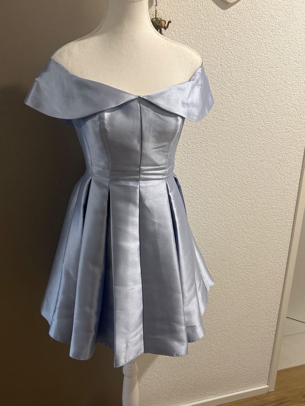 Vestiti: Miss Selfridge Petites Kleid hellblau Gr. 36 – Usato da Brunnen venduto da Nala2929