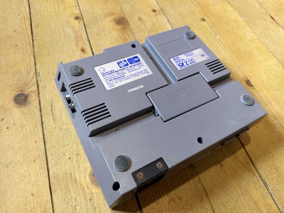 Nintendo Konsolen: Nintendo NES – Defekt aus Brienz BE von soto718 1