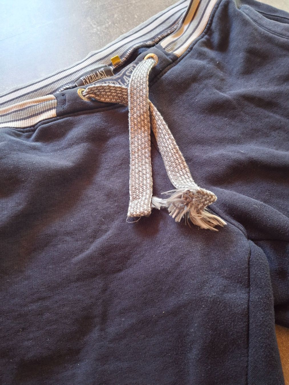 Pantaloni: Short taille L marque Everlast 70% coton – Usato da Villiers venduto da san_jn5w 1