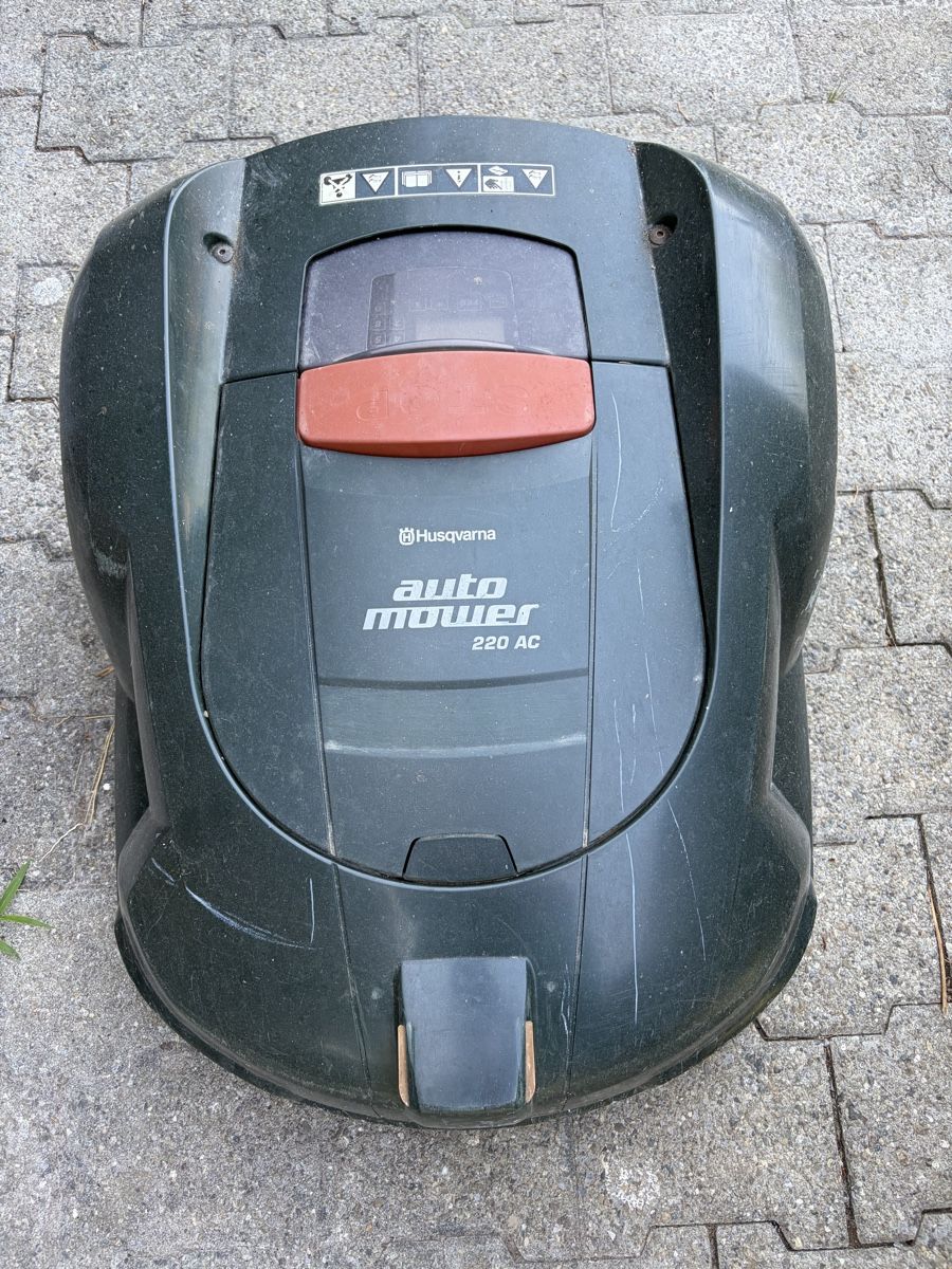 Husqvarna Tondeuses à gazon: Husqvarna auto mover 220ac – Défectueux à Niedergösgen par misterio02