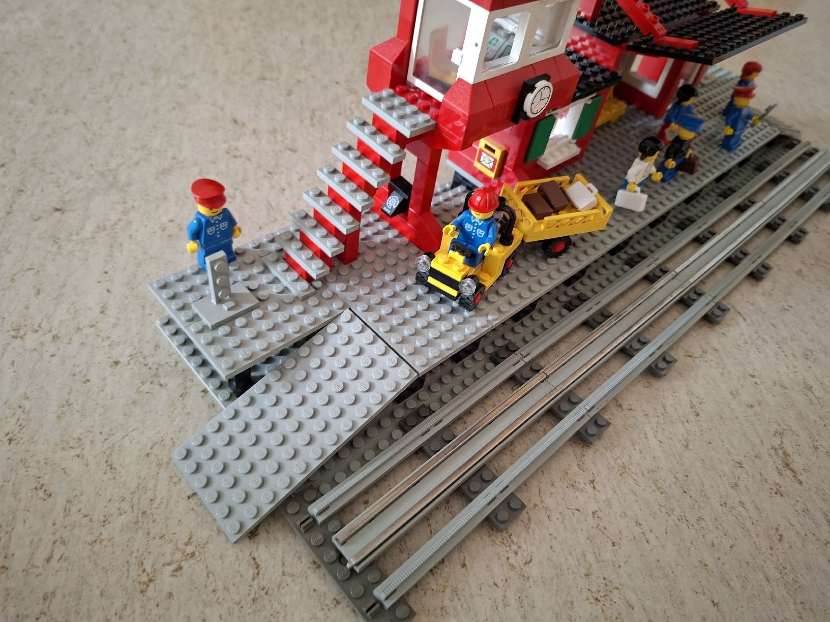 Lego Spielzeuge: Lego 7824 Eisenbahn 12V Bahnhof – Gebraucht aus Schattdorf von mamo1952 2