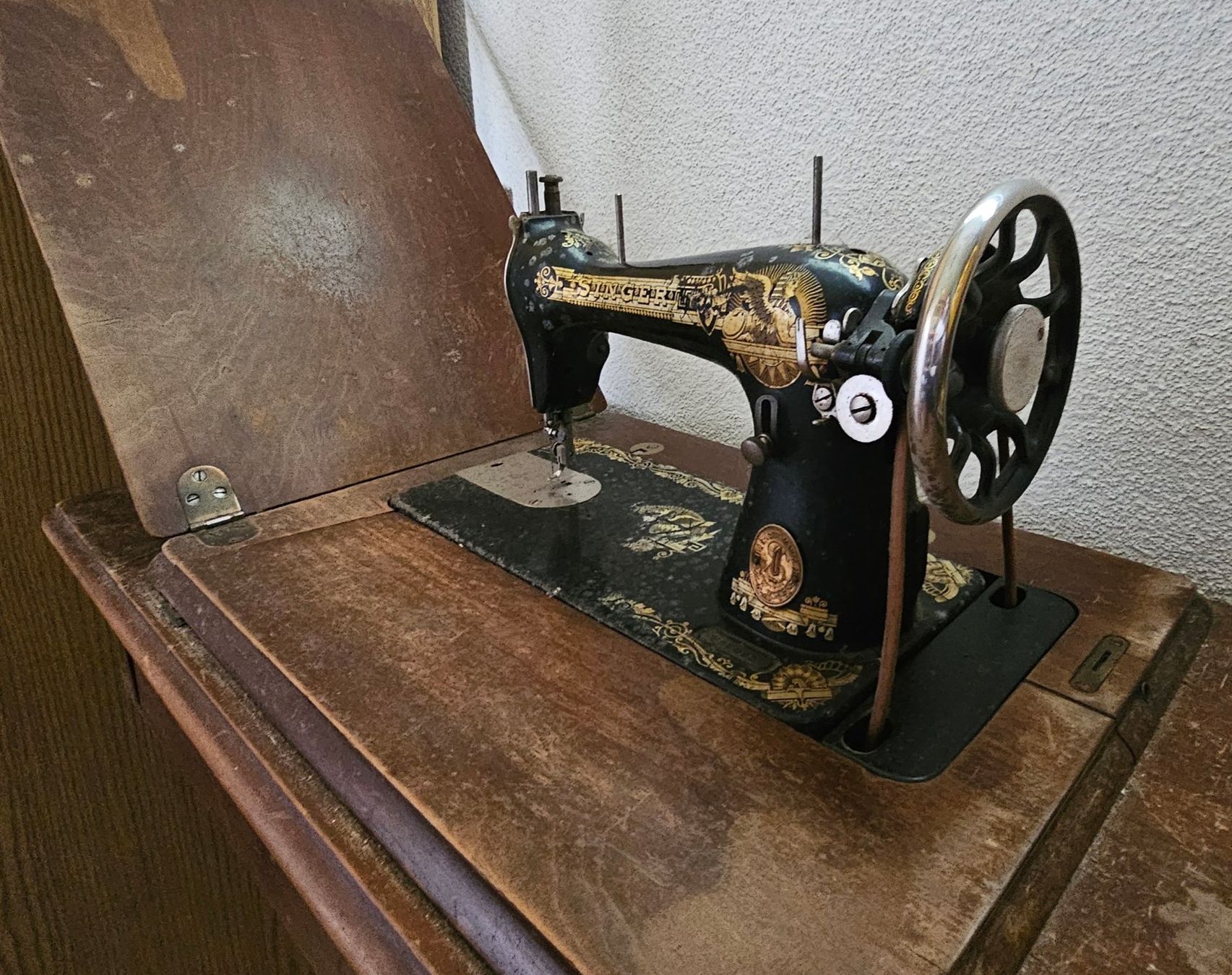 Singer Macchine da cucire: Alte Singer Nähmaschine – Usato da Rain venduto da Rasala3 5