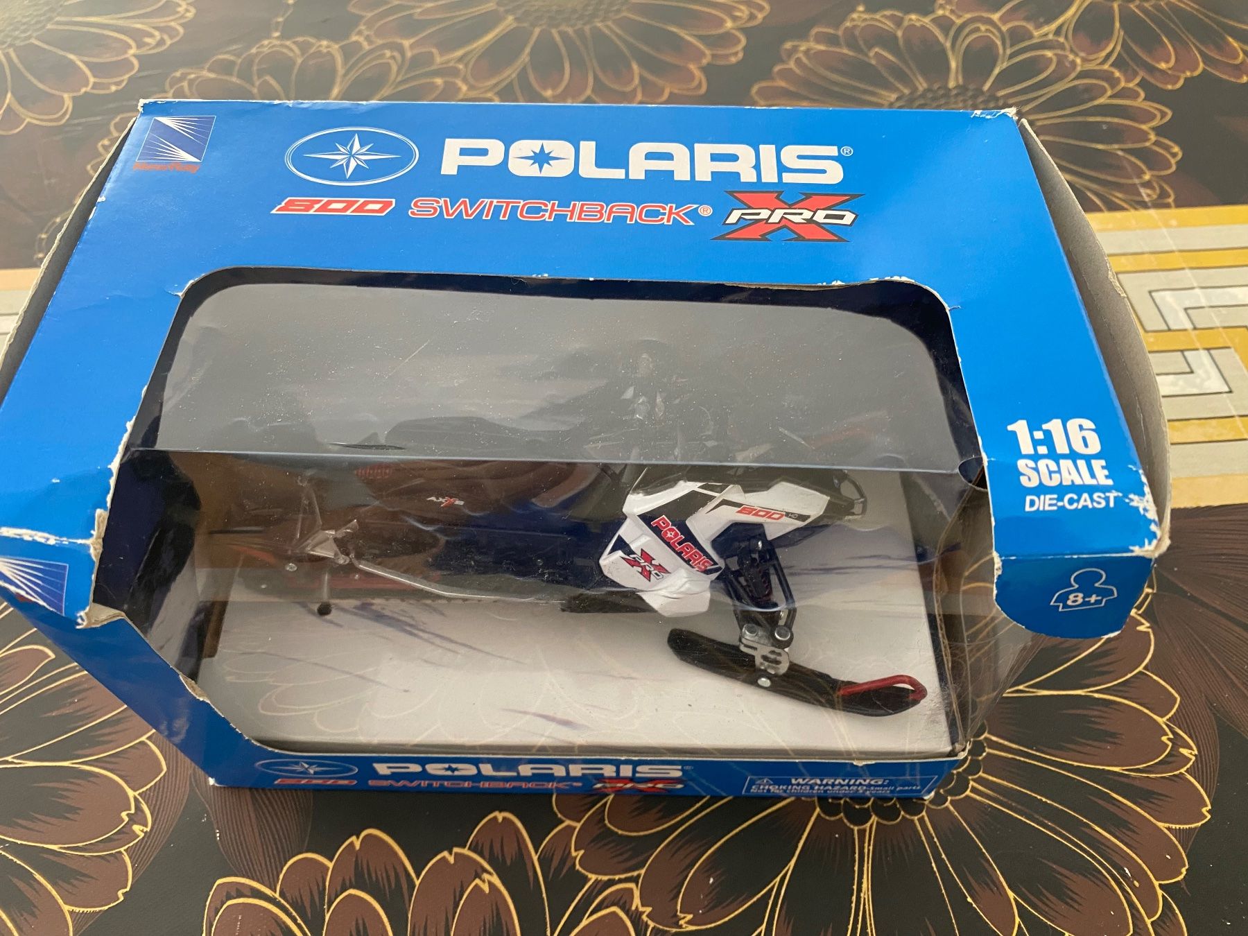Voitures modèles: Polaris 800 Switchback Snowmobile Pro X – Neuf avec emballage d'origine à St. Margrethen SG par Alfista_159 1