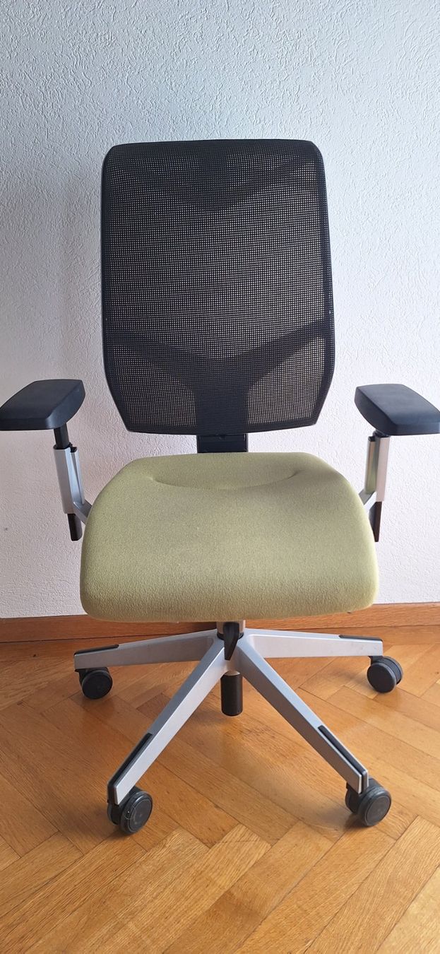 Giroflex Chaises: Giroflex 68 – D'occasion à Rolle par FabienVD