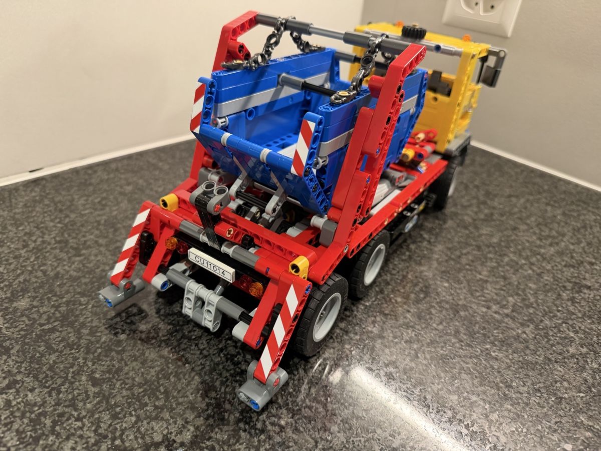 Lego Kit di costruzioni: LEGO Technic 42024 Container Truck – Usato da airolo venduto da unimo78 4