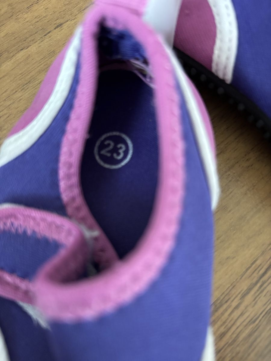 Schuhe für Mädchen: Badeschuh, ungetragen Gr.23 – Gebraucht aus Büsserach von Zimtstaernli19 1