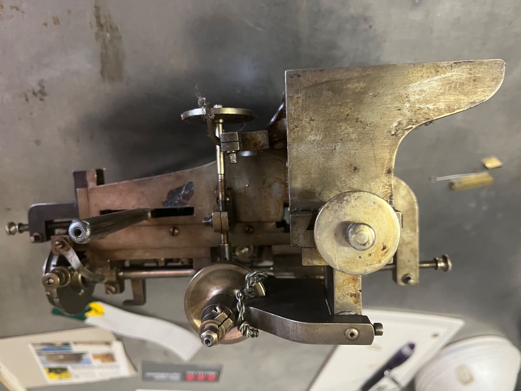 Tutte le macchine: Machine à tailler les roues d'ancre – Usato da St-Légier-Chiésaz venduto da Antichorloge 4