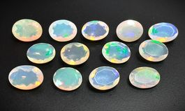 Lot 13x opales ovales 20.26 ct - CERTIFICAT 1'600.- Fr