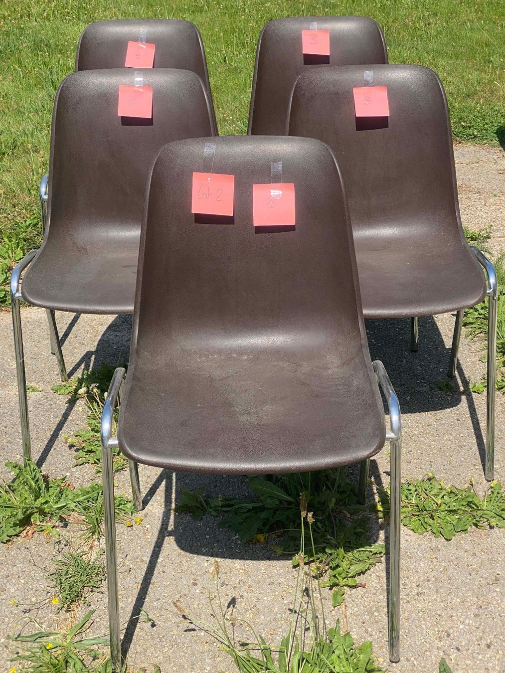 Sedie: Lot de 5 chaises brunes (2) – Usato da Savigny venduto da Yves1960