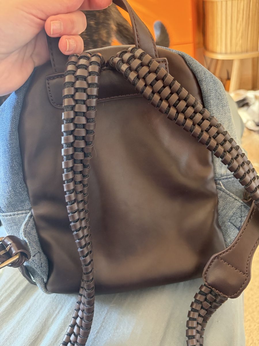 Desigual Zaini: Desigual Rucksack  – Usato da Basel venduto da Brunner.T 2