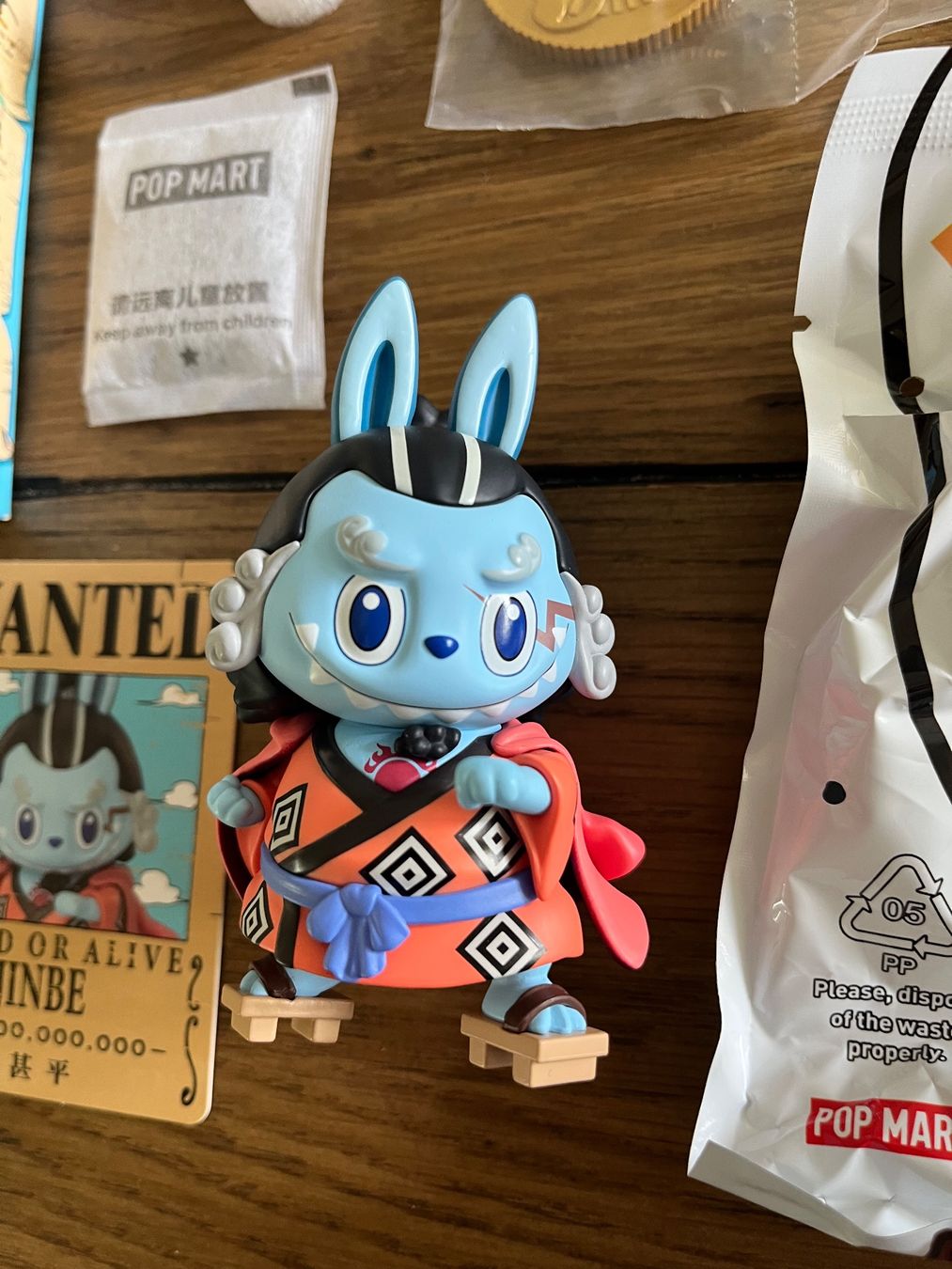 Pop Mart Figuren: POP MART Labubu THE MONSTERS x ONE PIECE  "Jinbe" – Neu (gemäss Beschreibung) aus Basel von elfeli81 1