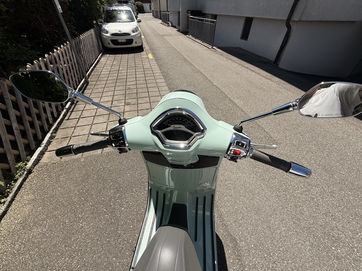 Vespa Scooters: Vespa GTS 300 HPE | Verde Relax | Mit ABS und ASR – Gebraucht aus Thun von FairHandlungssache 3