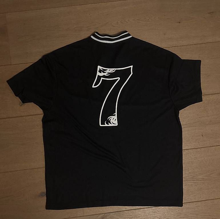 Canottiere & Pantaloni: 10 – Usato da Neuchâtel venduto da eli_kz9z 1