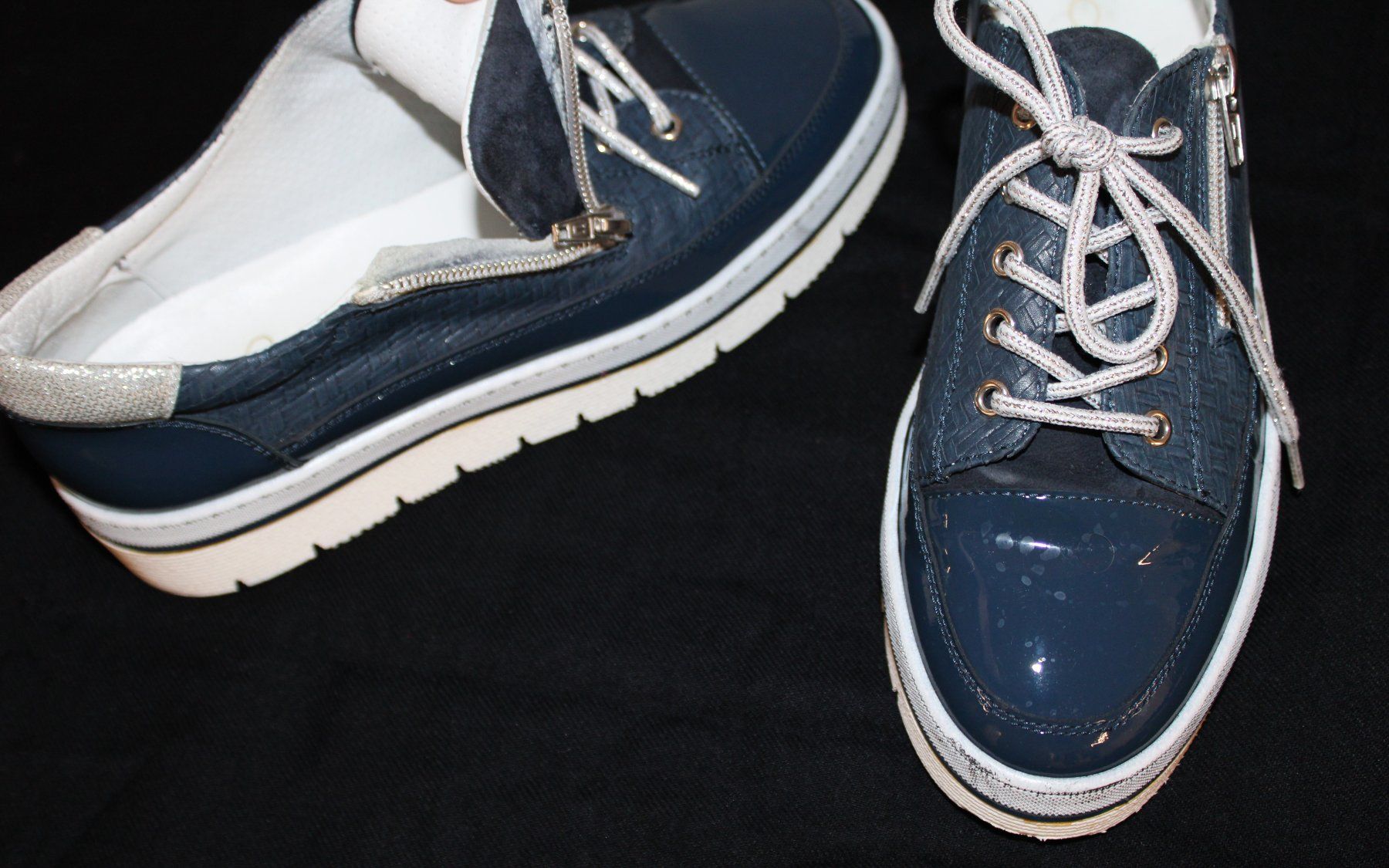 Damenschuhe: Sneaker *NICOLE* – Gebraucht aus Schaan von antikes_und_kurioses 3