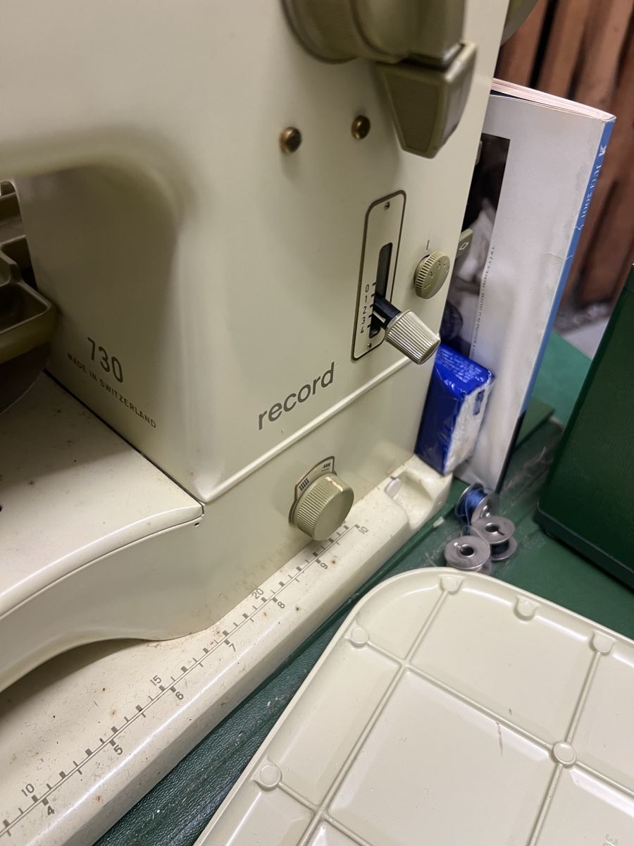 Bernina Macchine da cucire: Nähmaschine Bernina 730 Record – Usato da Zürich venduto da jao_2bx7 5