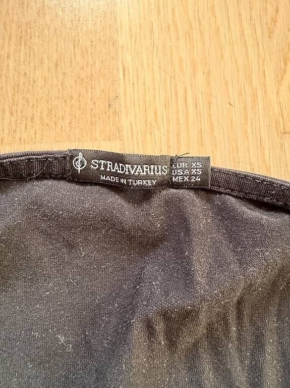 Stradivarius Tops: Schwarzes Stradivarius Top – Neu (gemäss Beschreibung) aus Arlesheim von dan_vv9f 2