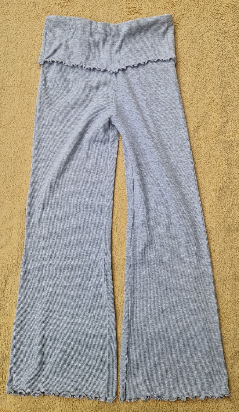 Pantaloni: Destination Schlaghose / Rippenhose 140, Hellgrau – Usato da Muri b. Bern venduto da rol_xtf8