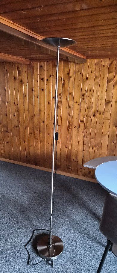 Lampade: Stehlampe – Usato da Luzern venduto da Womeninred