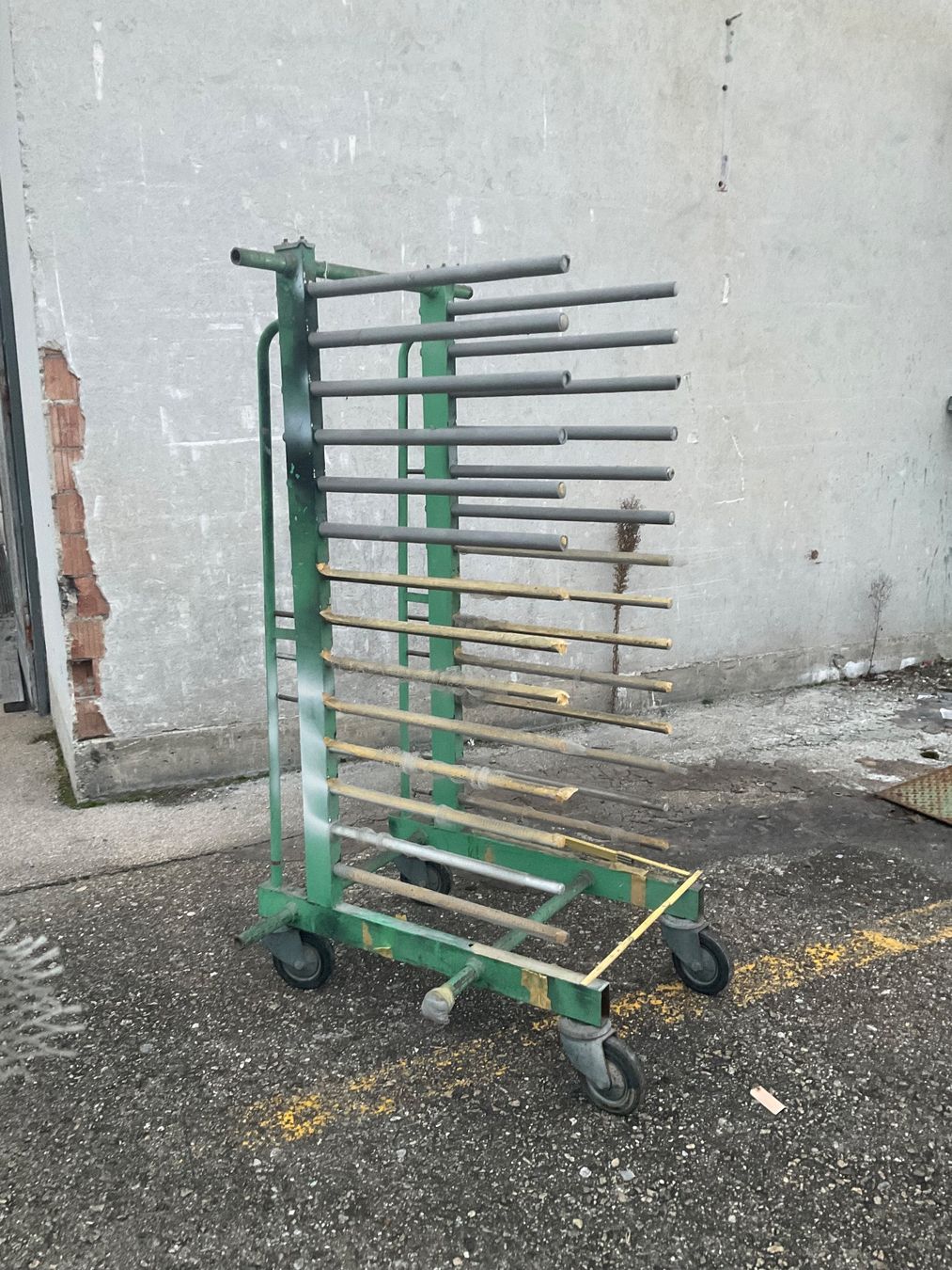 Scaffali: Mobiles Kragarmregal – Usato da Altnau venduto da Seemoewe