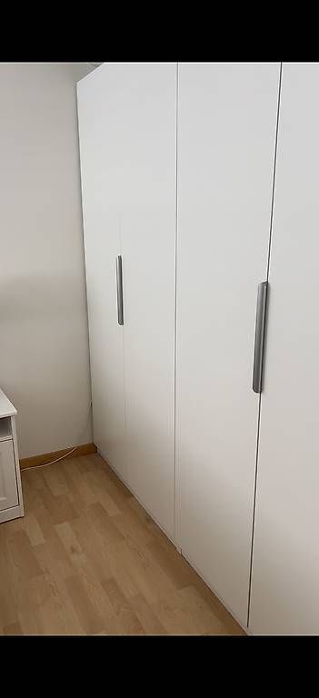 Schränke: Schrank 2x1m – Gebraucht aus Wettingen von pum_xr6g