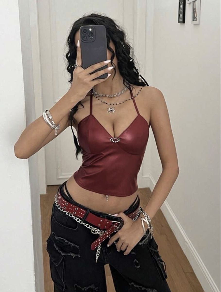 Top: Y2K Party Red Halter Top Leather Look – Nuovo (secondo la descrizione) da Schaffhausen venduto da non_2vnn 1