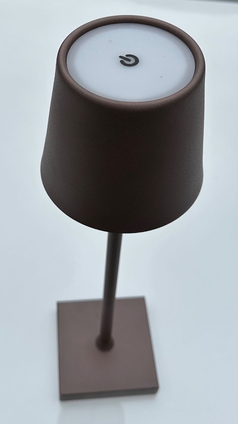 Lampen: Attraktive LED Tischleuchten einstell- & dimmbar, fabrikneu – Neu und originalverpackt aus Baar von bruderm01