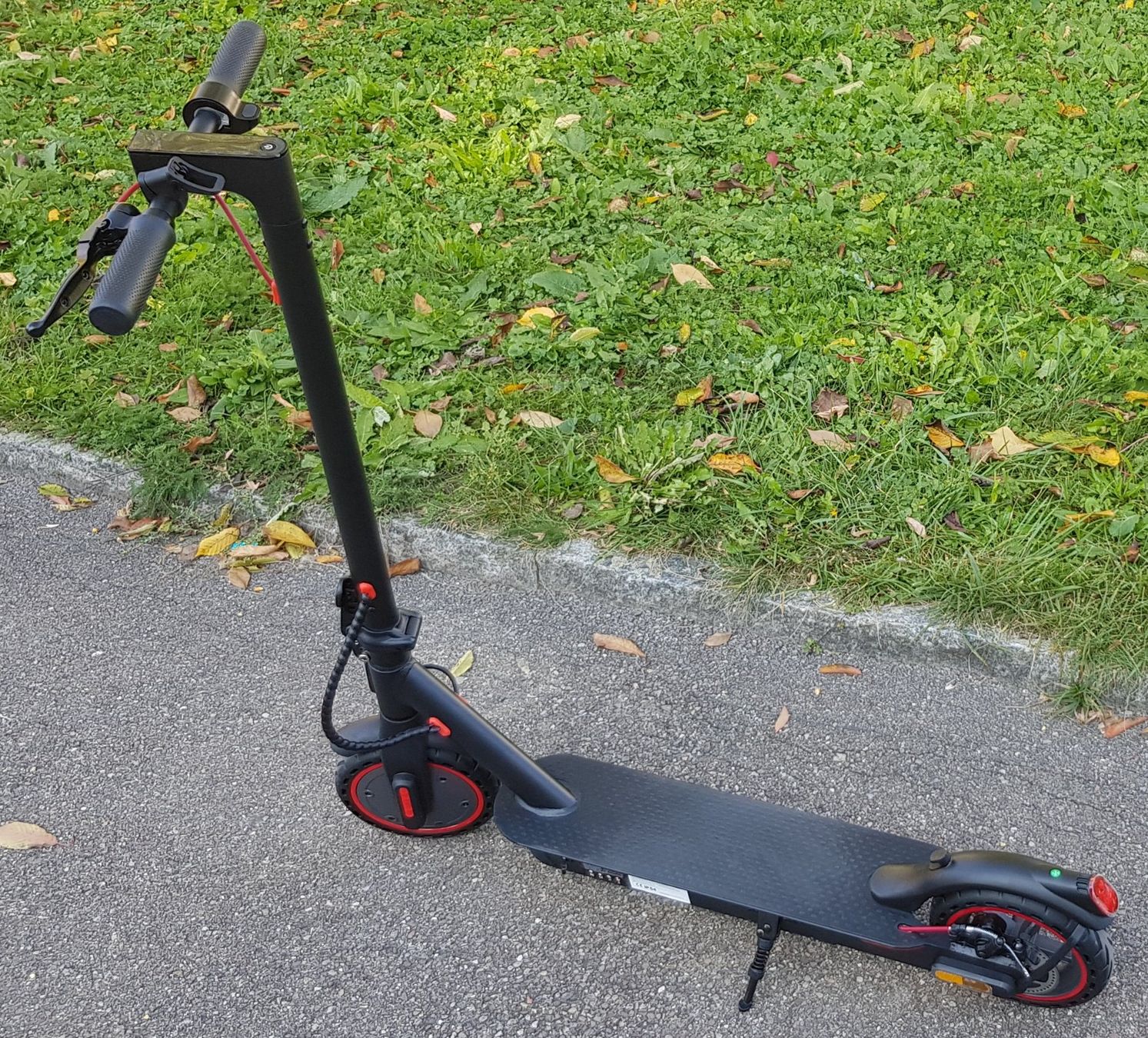 Veicoli elettrici: E-Scooter Maxwheel E9 Pro. 25 km/h – Nuovo (secondo la descrizione) da Winterthur venduto da ScooterBE