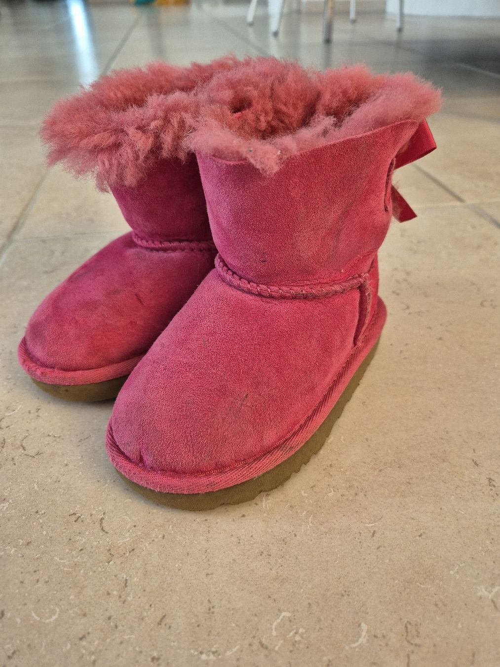 Ugg Schuhe für Mädchen: Ugg Boots Bow original, Grösse 22.5, Pink – Gebraucht aus Adliswil von Stardust11