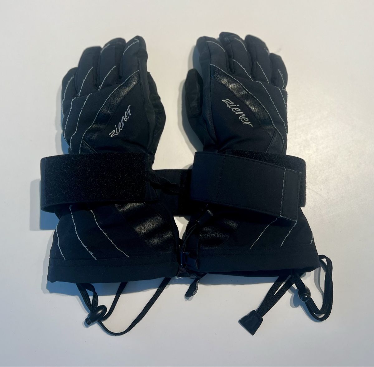 Ziener Handschuhe & Handstulpen: Ziener Snowboard Handschuh Gr 6.5 – Gebraucht aus Emmenbrücke von Hasen 3