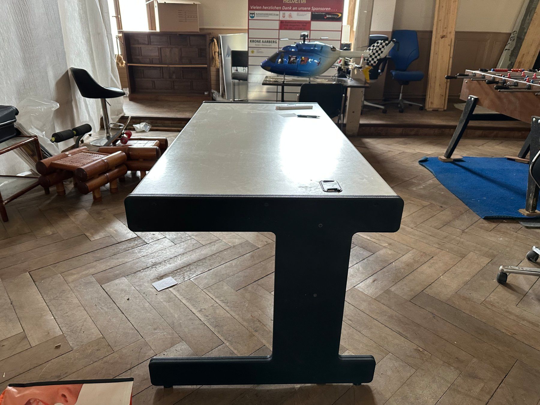 Bureaux: Bürotisch – D'occasion à Brügg BE par TSP02 2