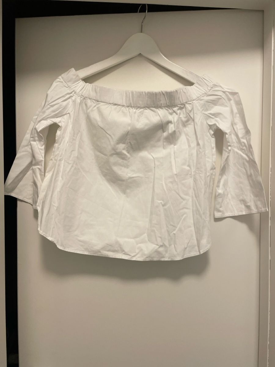 Mango Chemisiers: off-shoulder Bluse  – D'occasion à Zürich par joa_7xds