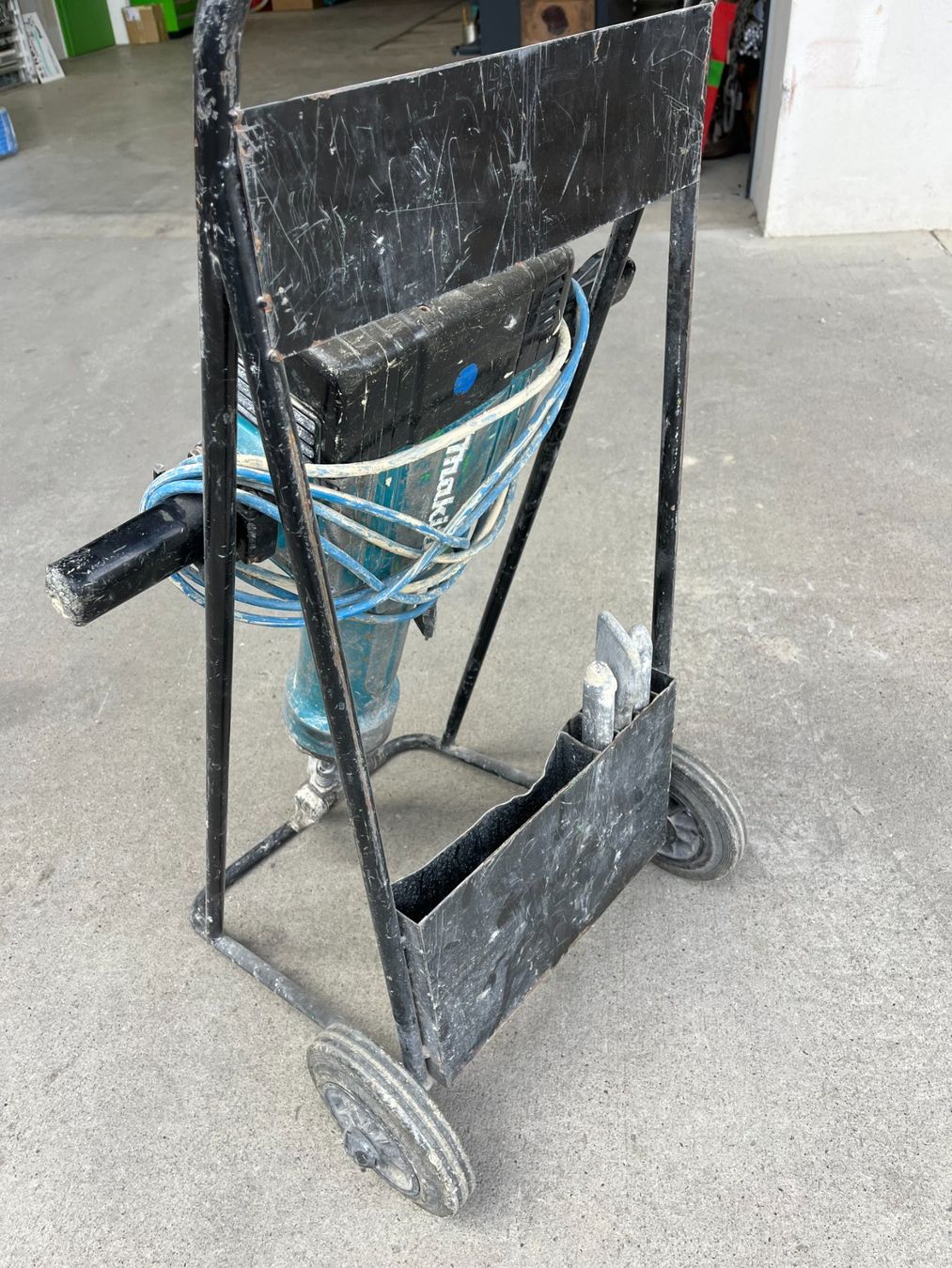 Makita Tutte le macchine: Abbruchhammer/Stemmhammer Makita HM1810 – Usato da Trogen venduto da pippo_9043 3