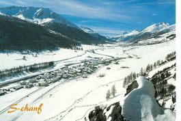 S-chanf Graubünden Engadin, im Winter, gegen Zuoz