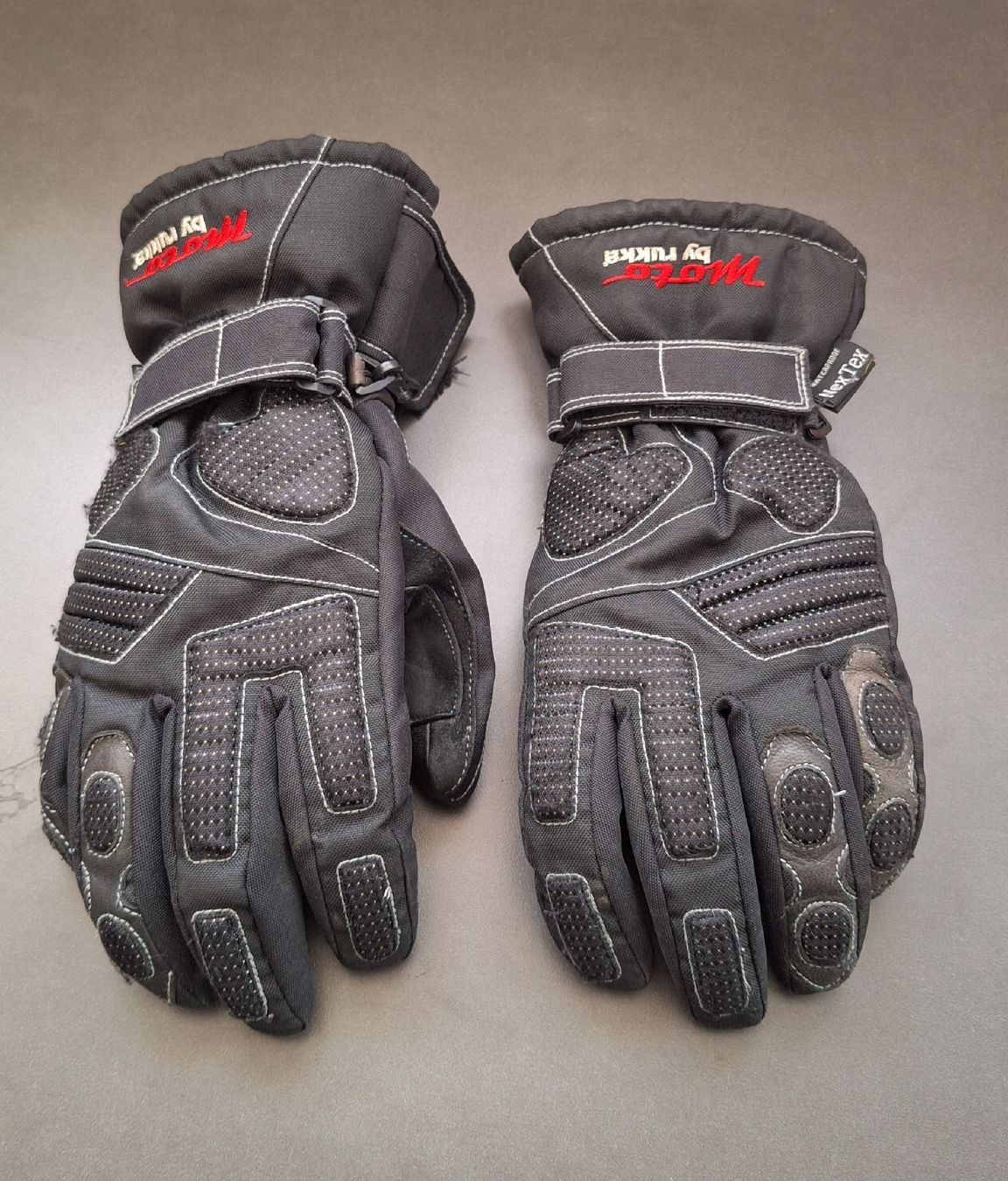Rukka Guanti & manicotti: Motorradhandschuhe Rukka Grösse – Usato da Uttigen venduto da ellebasi4