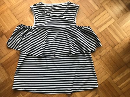Top von Zara Grösse S schwarz/weiss gestreift - Porto 3.40