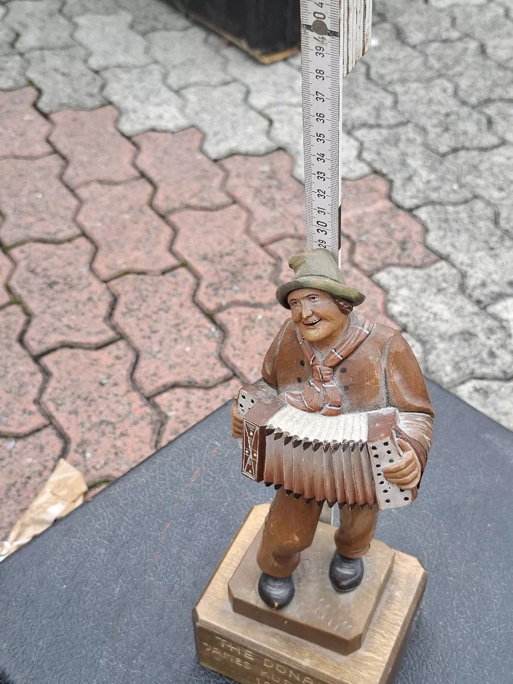 Statuette: brienzer sclultur mann mit orgeli – Usato da Villeneuve venduto da BibiVintage