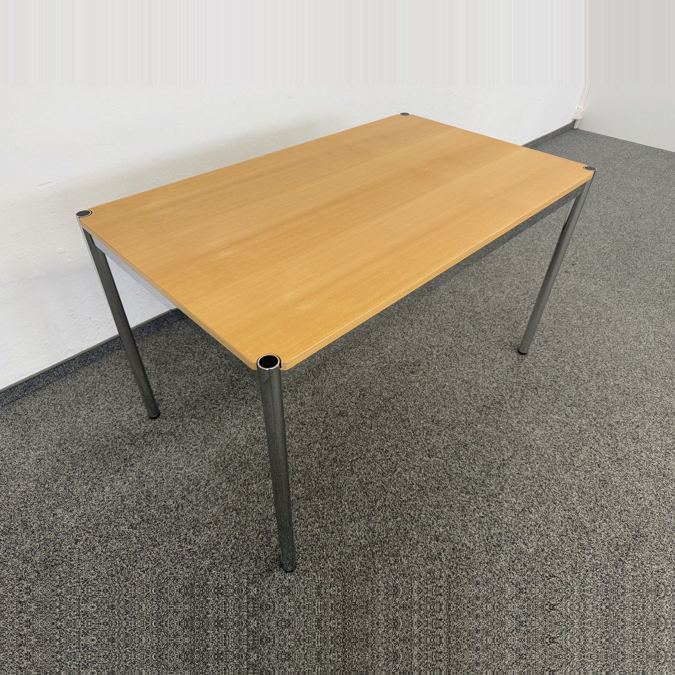 USM-Haller Classic Schreibtisch (Gebraucht) in Schönenwerd für CHF 249 ...