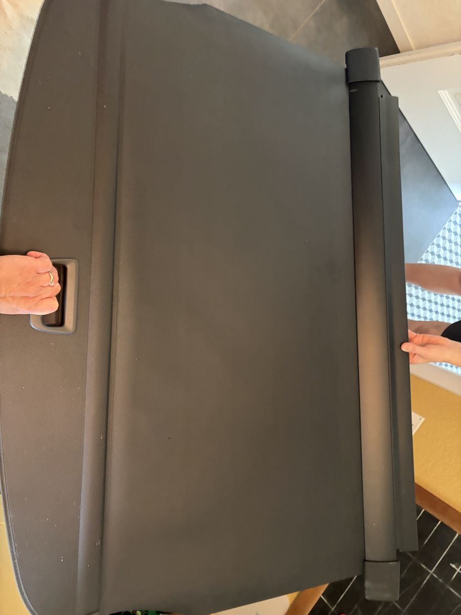 Volkswagen Autres accessoires p. véhicule: Kofferraumabdeckung Rollo Passat GTE – D'occasion à Wattenwil par effe1976 1