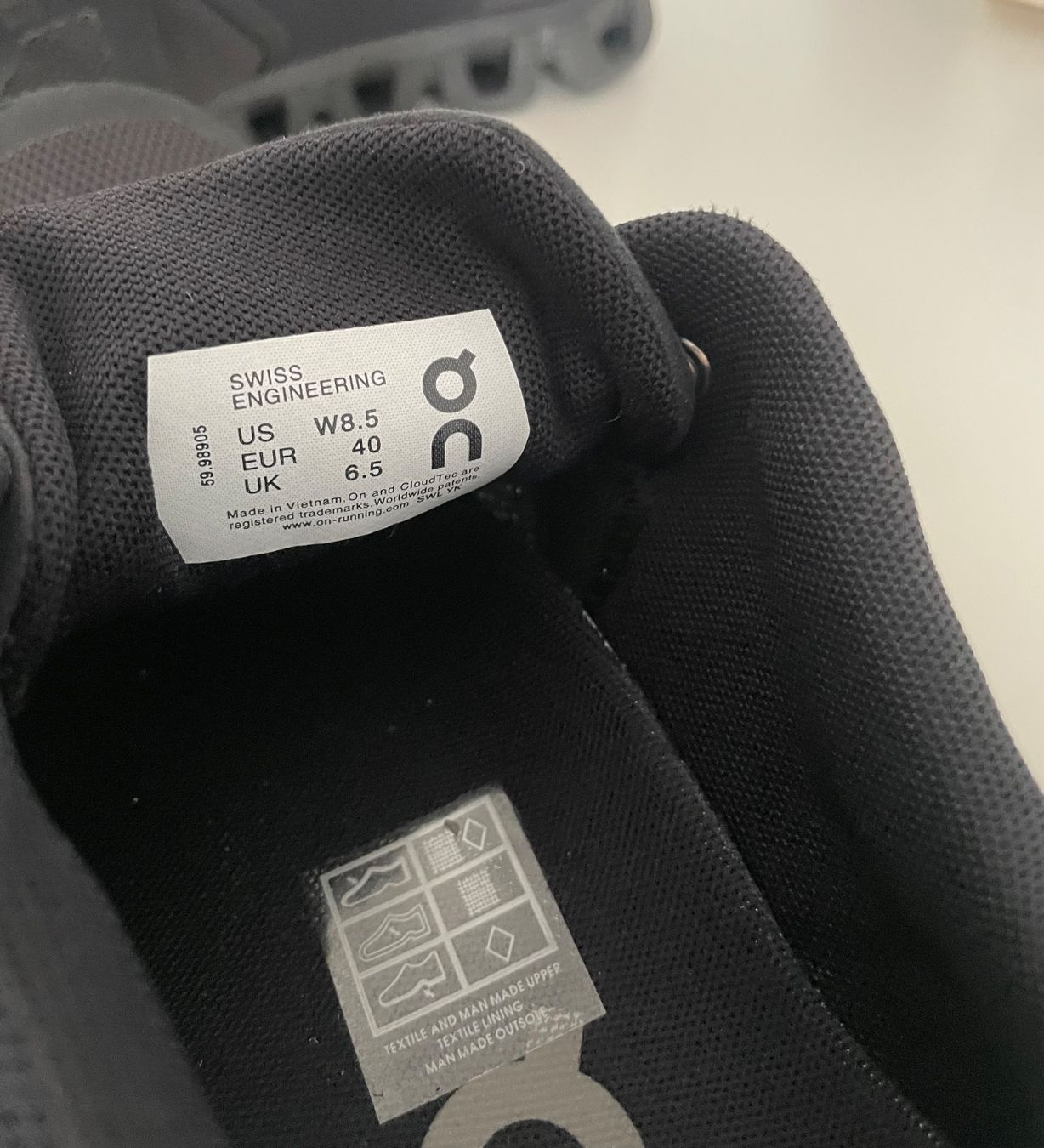 On Scarpe da uomo: On Cloud Schuhe – Nuovo (secondo la descrizione) da eggiwil venduto da nile89 1