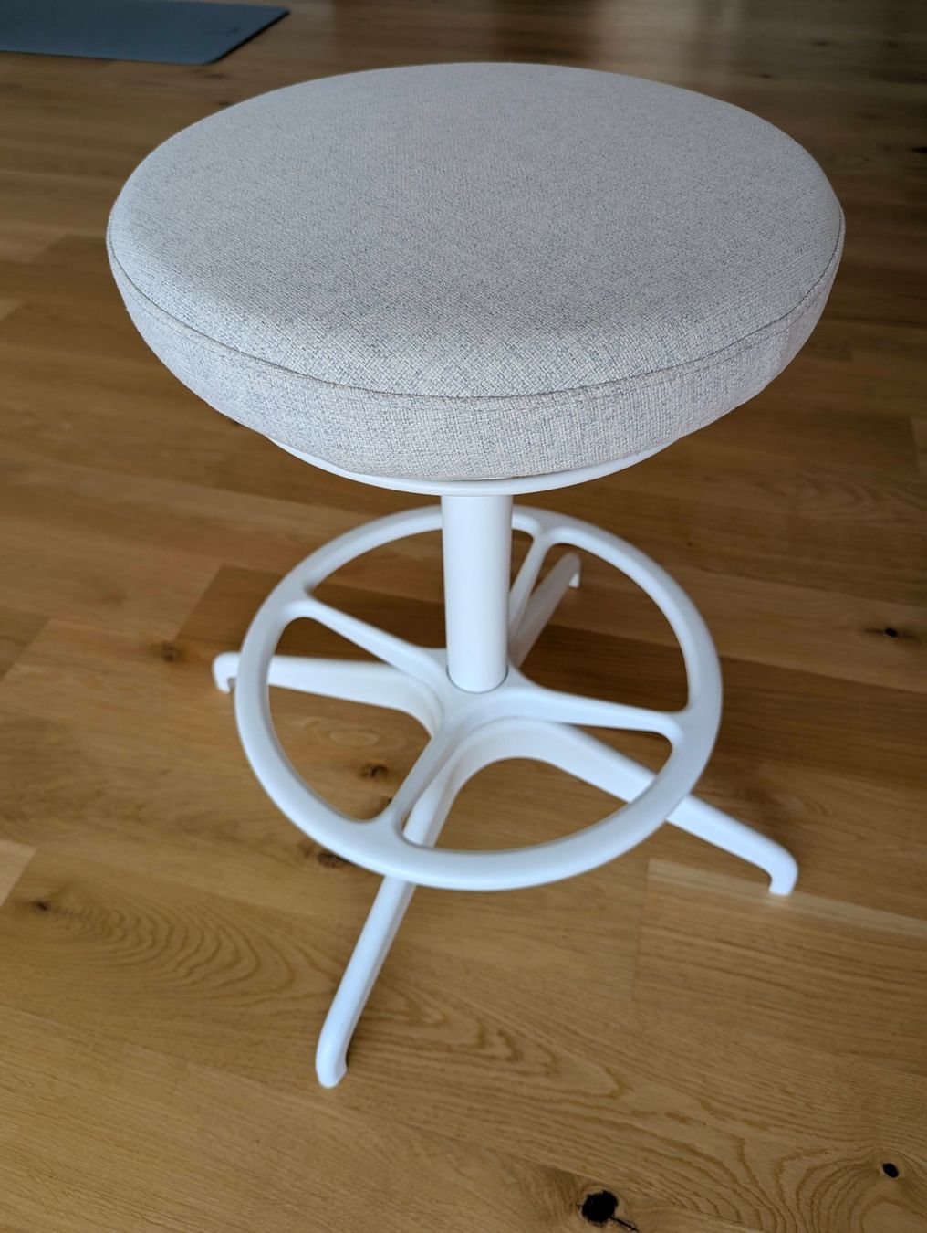 Ikea Hocker: IKEA stool LIDKULLEN – Gebraucht aus Glis von ana_s8jf