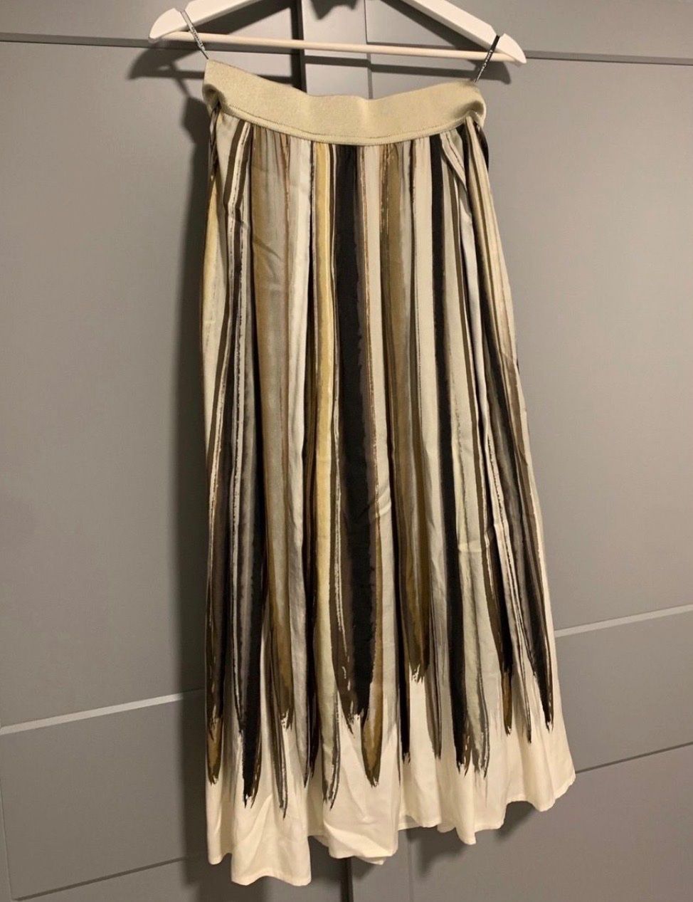 Luisa Cerano Gonne: Luisa Cerano Feather Skirt – Usato da Zürich venduto da ong8 2